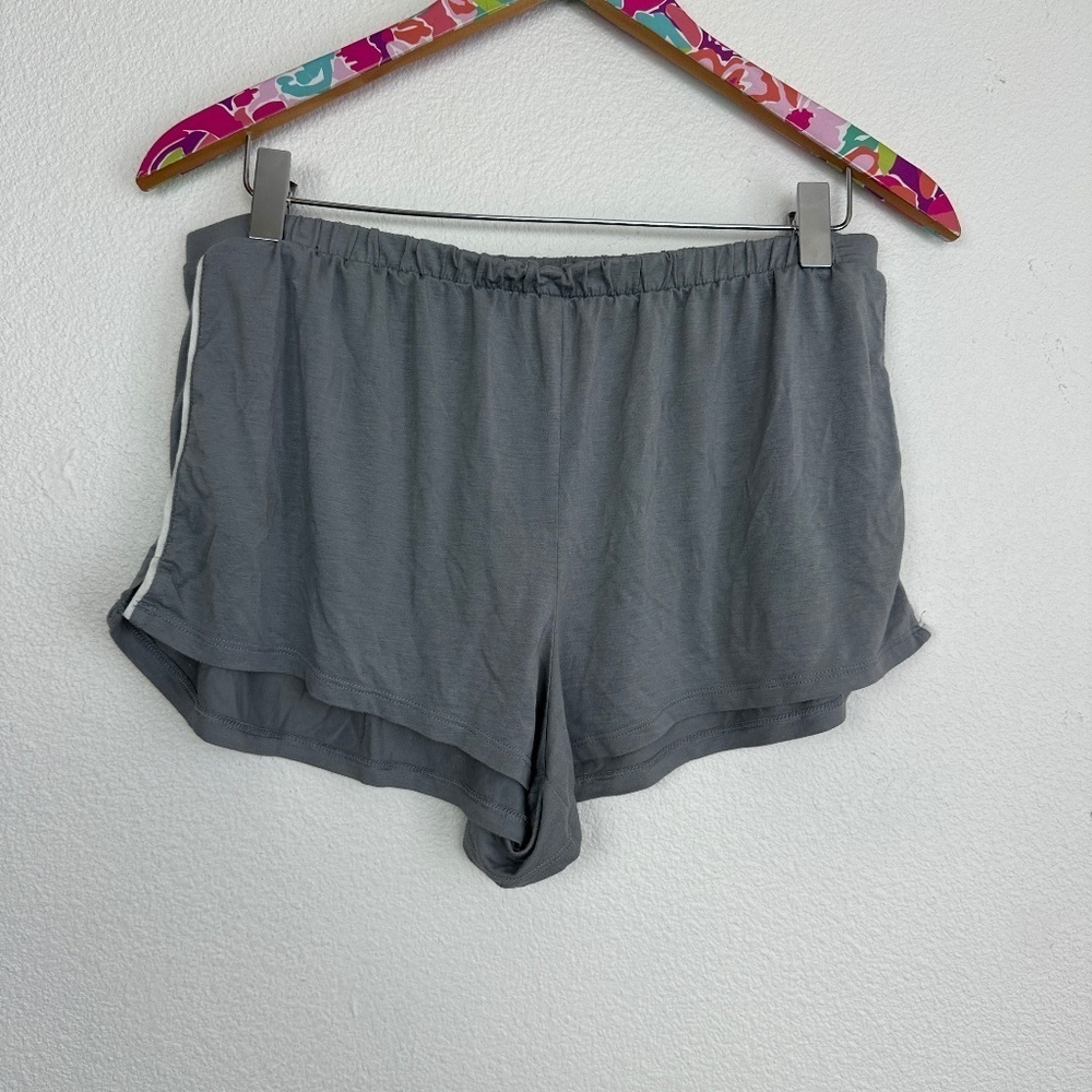 gray Victoria's Secret sleep shorts size M
